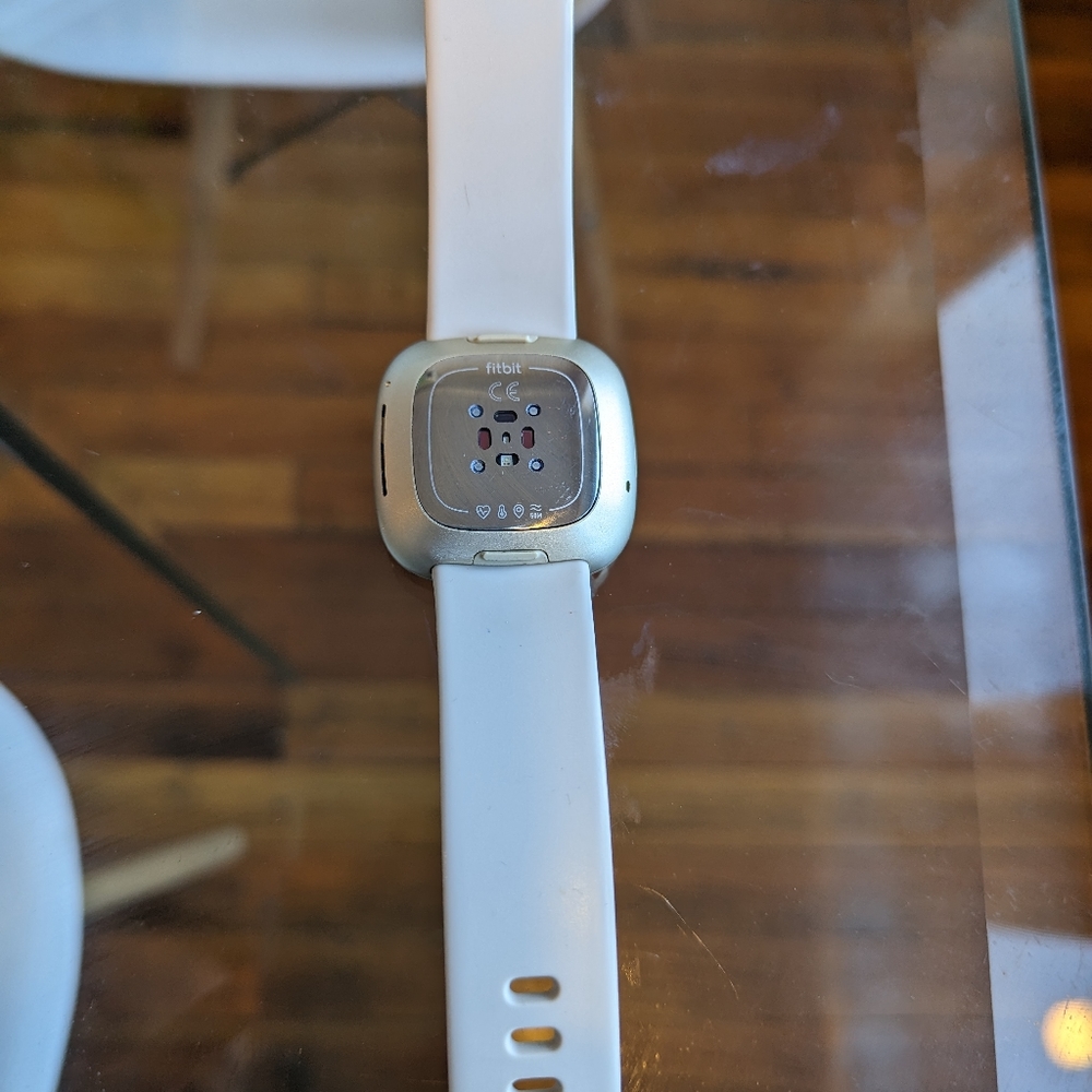 Fitbit Sense - Picture 2 of 9